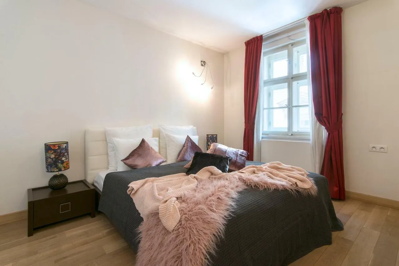 Petrská Residence Praha 0*,  Česká republika